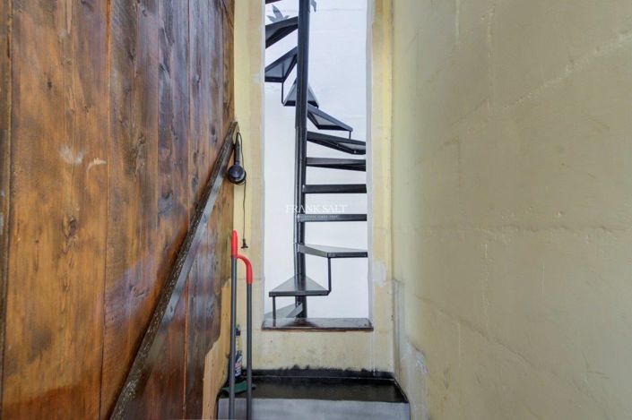 Image No.15-4 Bed Property for sale