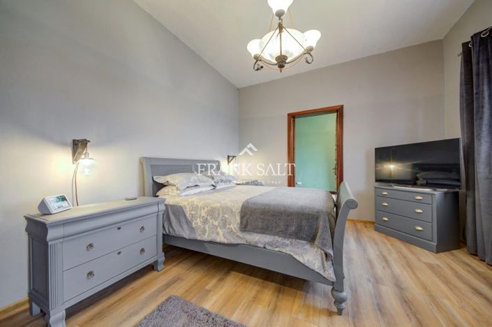 Image No.8-Maison de 5 chambres à vendre à Ghajnsielem