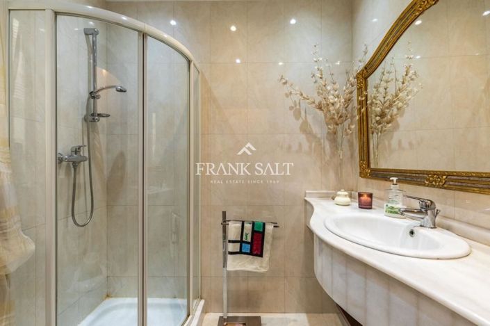 Image No.24-3 Bed Townhouse for sale