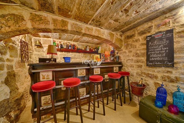 Image No.9-4 Bed Farmhouse for sale