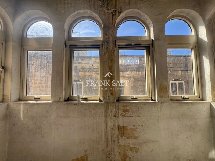 Image No.13-3 Bed Townhouse for sale