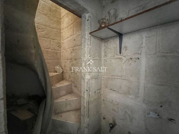 Image No.18-3 Bed Townhouse for sale