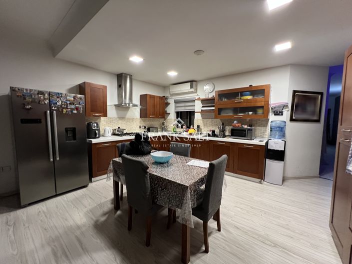 Image No.2-Appartement de 3 chambres à vendre à Zabbar