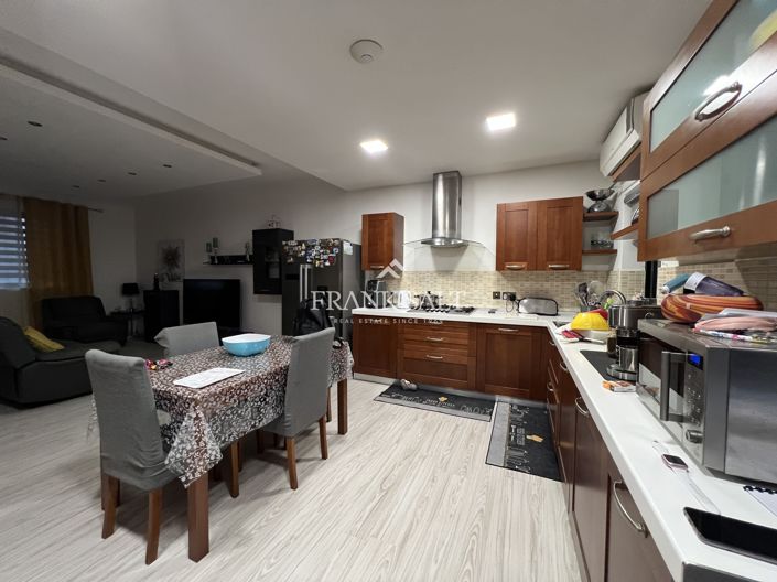 Image No.3-Appartement de 3 chambres à vendre à Zabbar