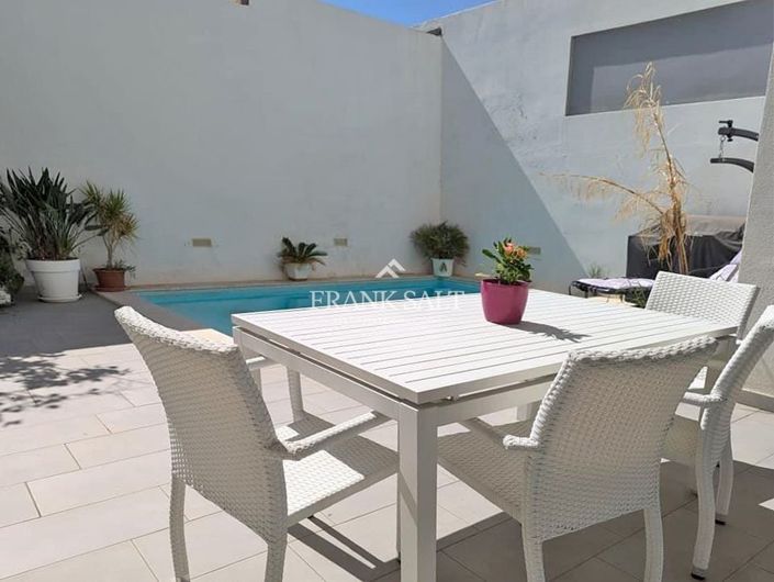 Image No.2-3 Bed Villa for sale