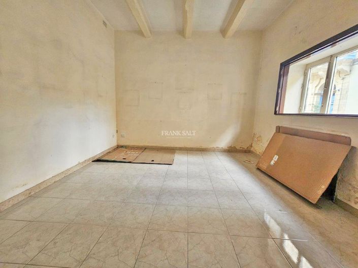 Image No.18-3 Bed Property for sale