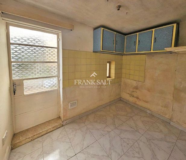 Image No.21-3 Bed Townhouse for sale