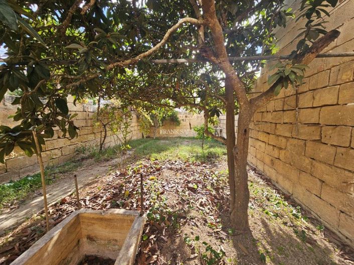 Image No.3-3 Bed Property for sale