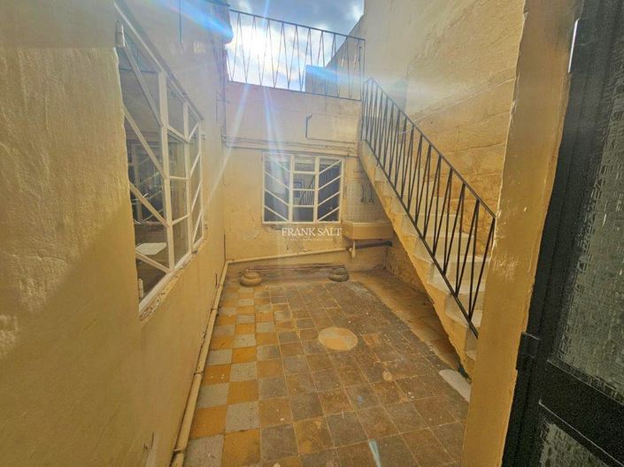 Image No.6-3 Bed Property for sale