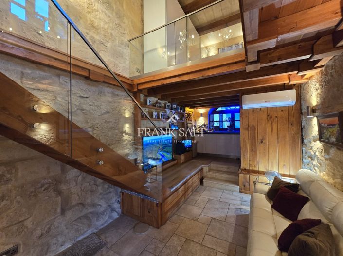 Image No.11-1 Bed Farmhouse for sale