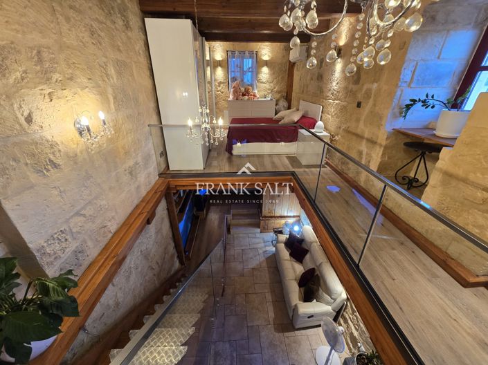 Image No.12-1 Bed Farmhouse for sale