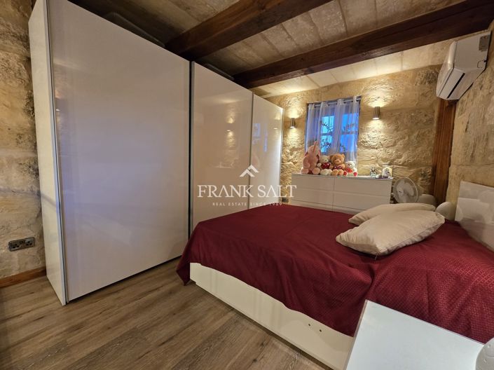 Image No.15-1 Bed Farmhouse for sale