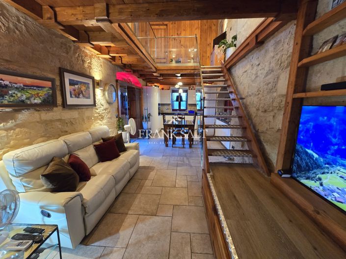 Image No.2-1 Bed Farmhouse for sale