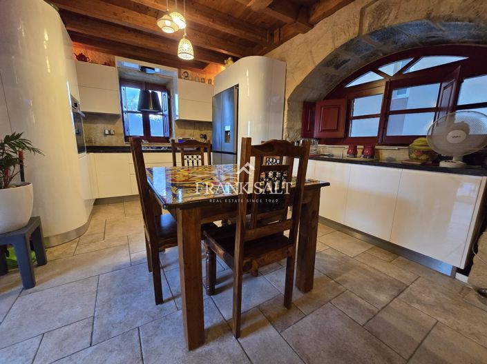 Image No.7-1 Bed Farmhouse for sale