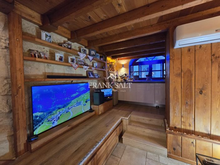 Image No.8-1 Bed Farmhouse for sale