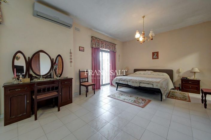 Image No.11-3 Bed Villa for sale