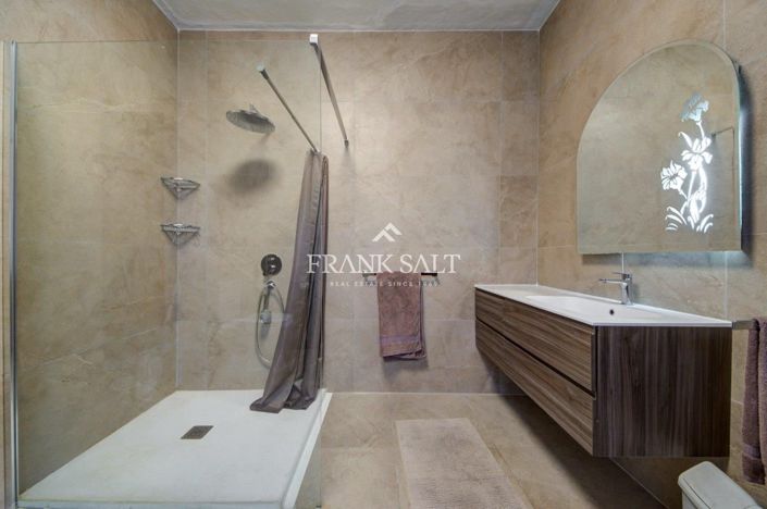 Image No.15-3 Bed Villa for sale