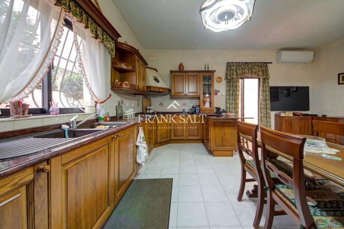 Image No.2-3 Bed Villa for sale