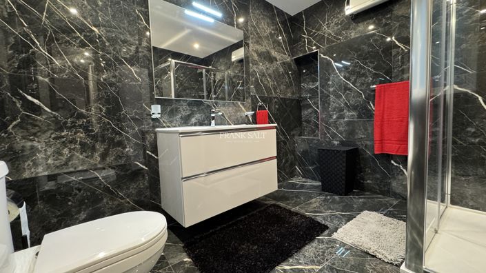 Image No.13-3 Bed Property for sale