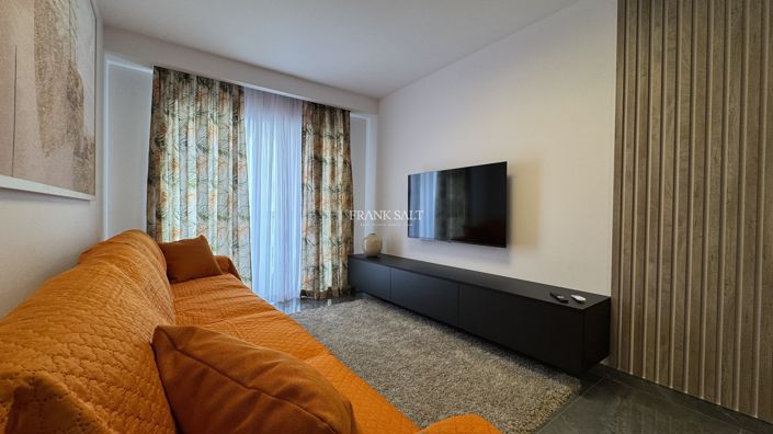 Image No.6-3 Bed Property for sale