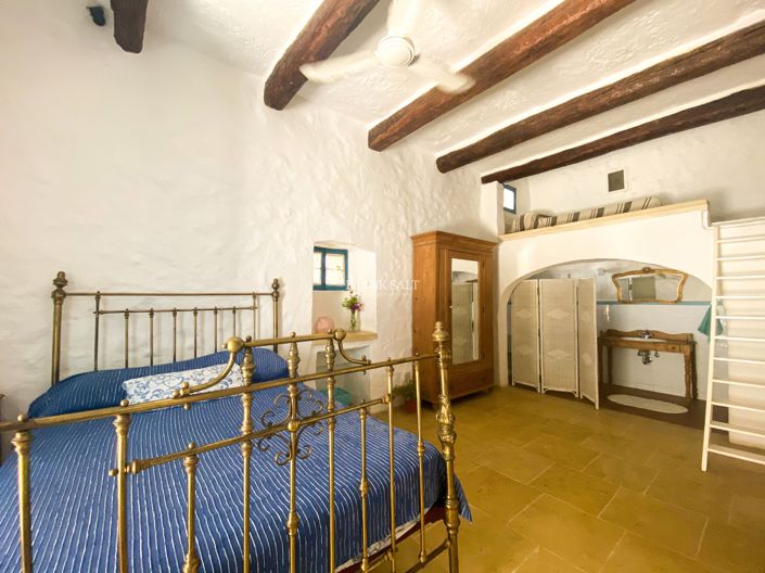 Image No.6-3 Bed Property for sale