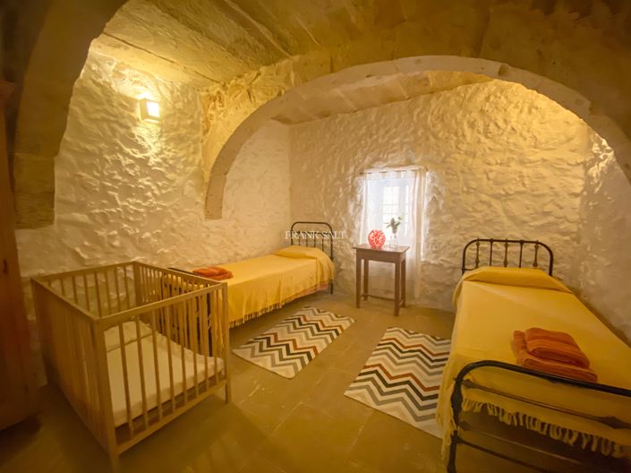 Image No.9-3 Bed Property for sale