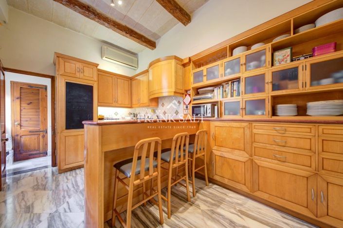 Image No.11-3 Bed Townhouse for sale