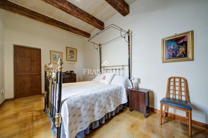 Image No.17-3 Bed Townhouse for sale