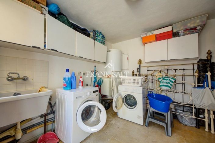 Image No.23-3 Bed Townhouse for sale