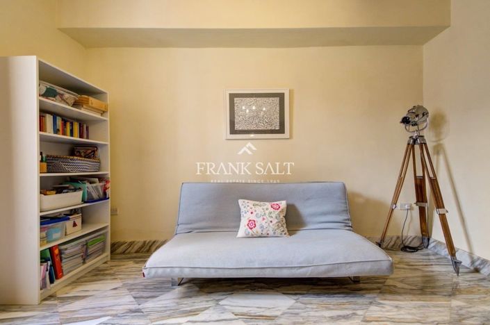 Image No.6-3 Bed Townhouse for sale