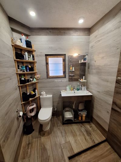 Image No.10-2 Bed Property for sale