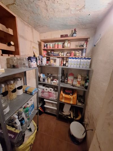 Image No.11-2 Bed Property for sale