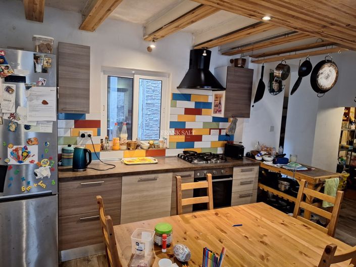 Image No.8-2 Bed Property for sale