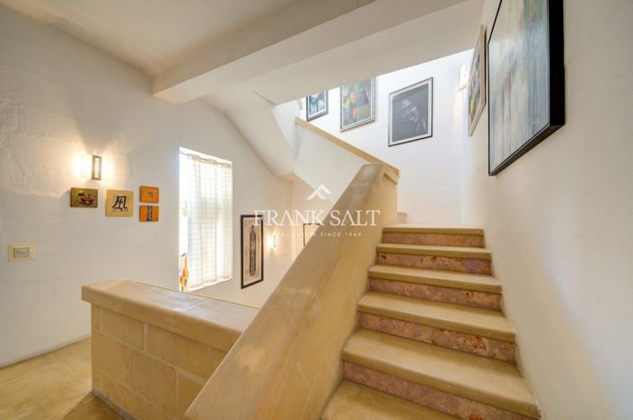 Image No.17-3 Bed Townhouse for sale