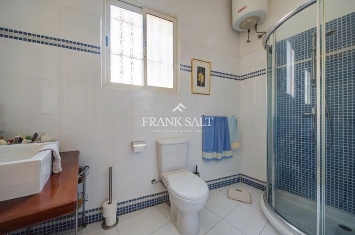 Image No.19-3 Bed Townhouse for sale