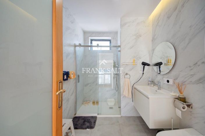 Image No.18-5 Bed Penthouse for sale