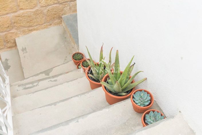 Image No.7-2 Bed Townhouse for sale