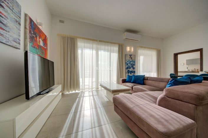 Image No.21-3 Bed Property for sale