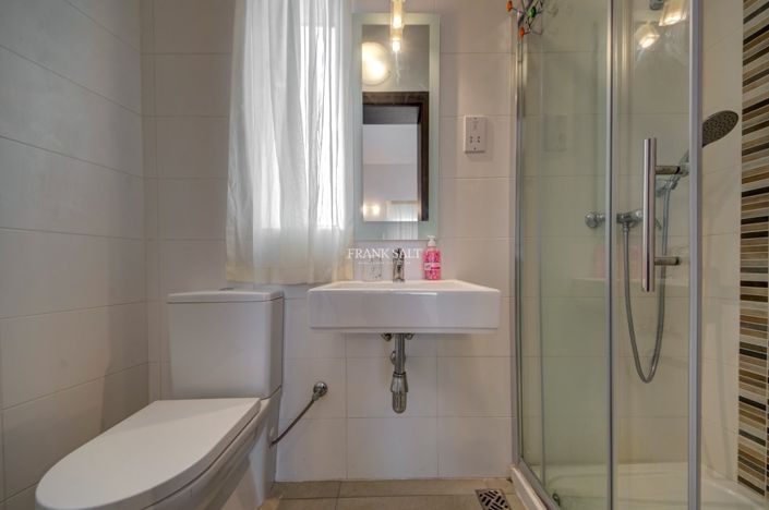 Image No.26-3 Bed Property for sale