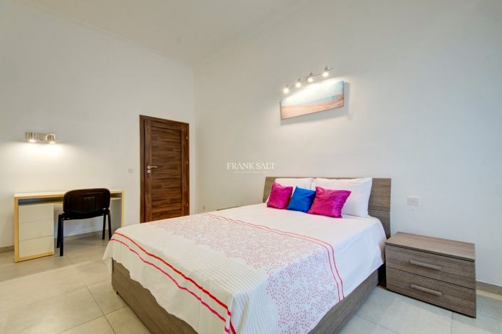 Image No.29-3 Bed Property for sale