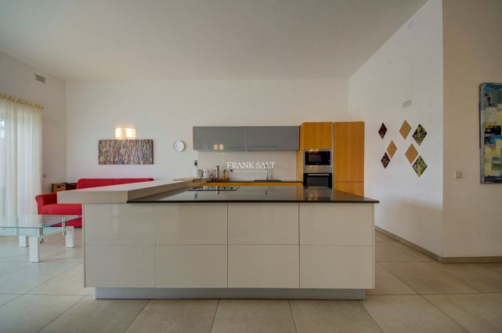 Image No.8-3 Bed Property for sale