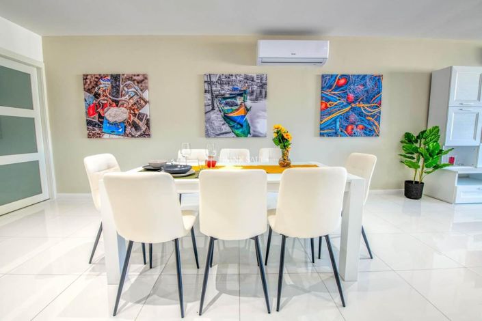 Image No.4-3 Bed Property for sale