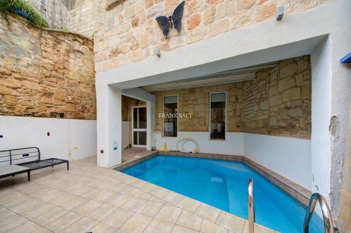 Image No.2-Propriété de 5 chambres à vendre à Naxxar