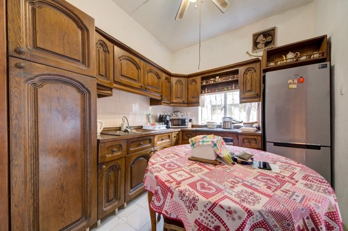 Image No.8-3 Bed Property for sale