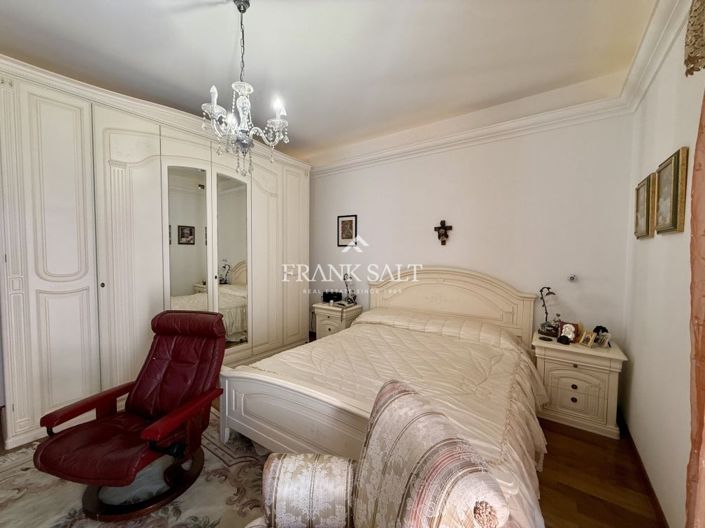 Image No.10-3 Bed Apartment for sale