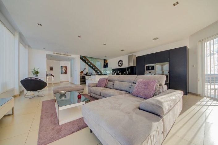 Image No.13-Propriété de 4 chambres à vendre à Sliema