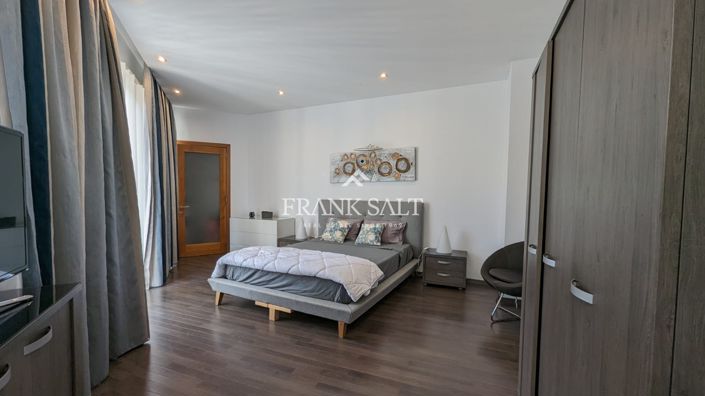 Image No.21-4 Bed Penthouse for sale