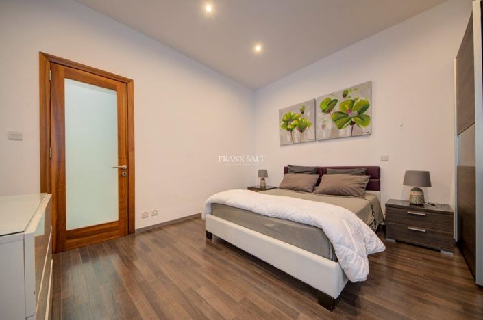 Image No.21-Propriété de 4 chambres à vendre à Sliema