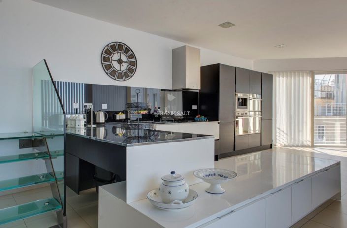 Image No.9-Propriété de 4 chambres à vendre à Sliema