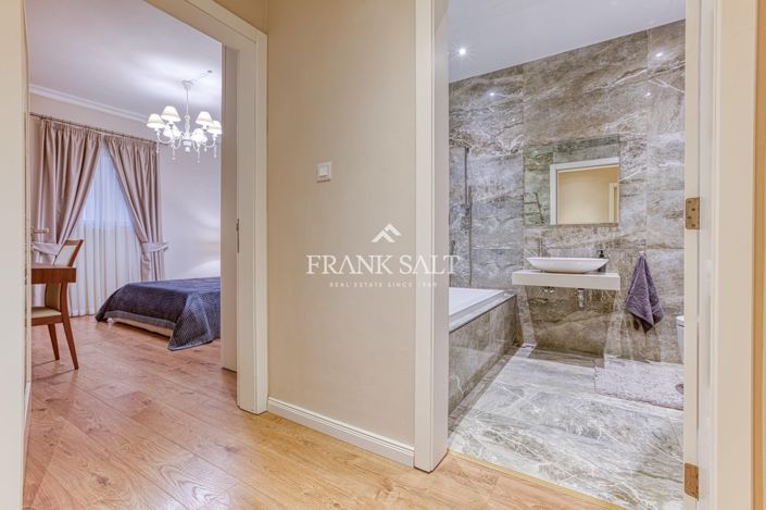 Image No.19-3 Bed Apartment for sale